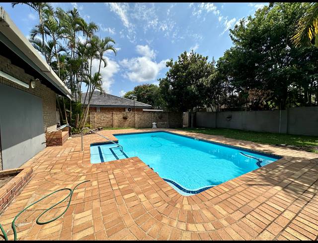 4 BEDROOM HOUSE FOR SALE IN MEER EN SEE
